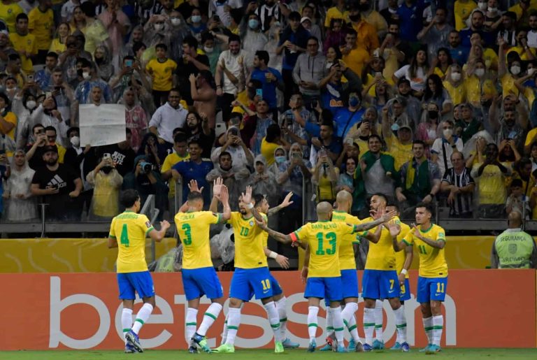 PALIZA EN EL MINEIRAO: Brasil goleó a Paraguay