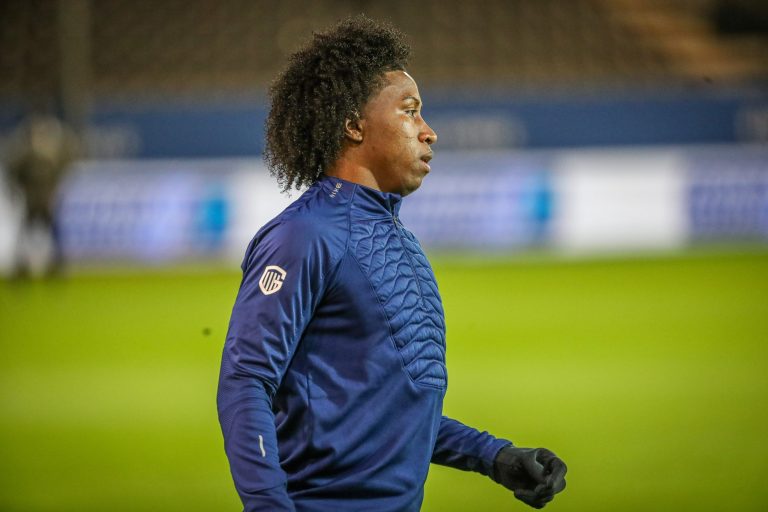 Ángelo Preciado volvió a la titularidad en la derrota del Genk