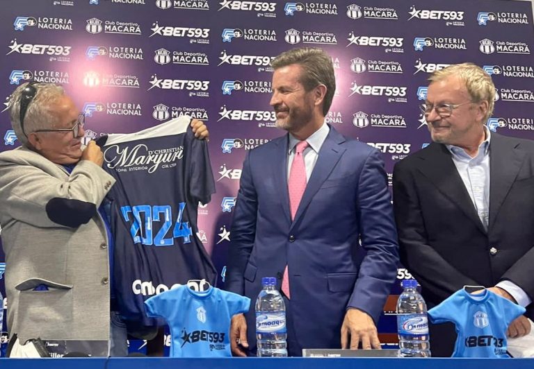 (FOTO) Nueva camiseta de Macará para la temporada 2022