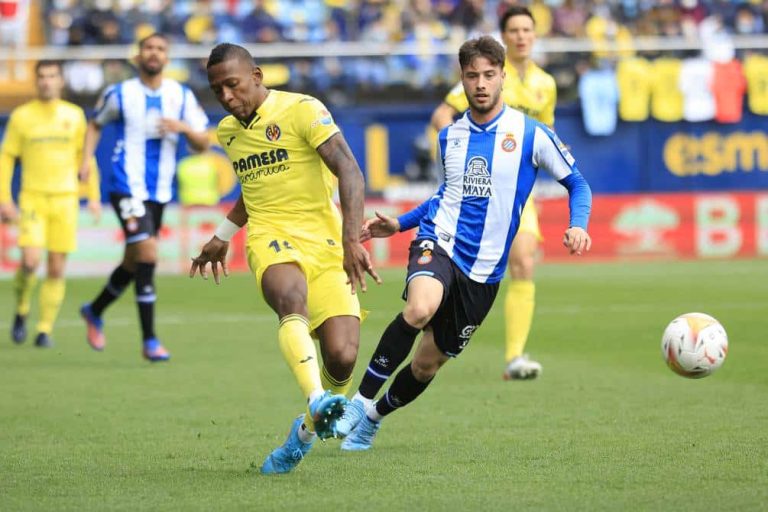 “Una asistencia y más duelos ganados”: Villarreal destacó a Pervis Estupiñán