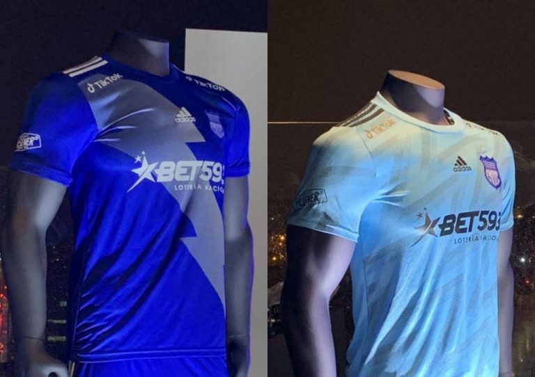 (FOTOS-VIDEO) Emelec presentó su nueva camiseta para el 2022