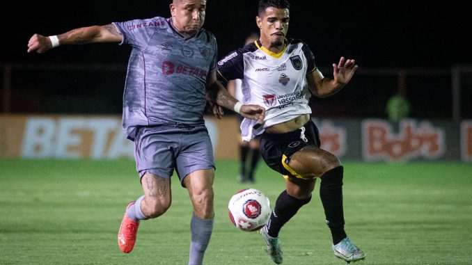 (VIDEO) Torneo Carioca: Mario Pineida fue titular en la goleada del Fluminense