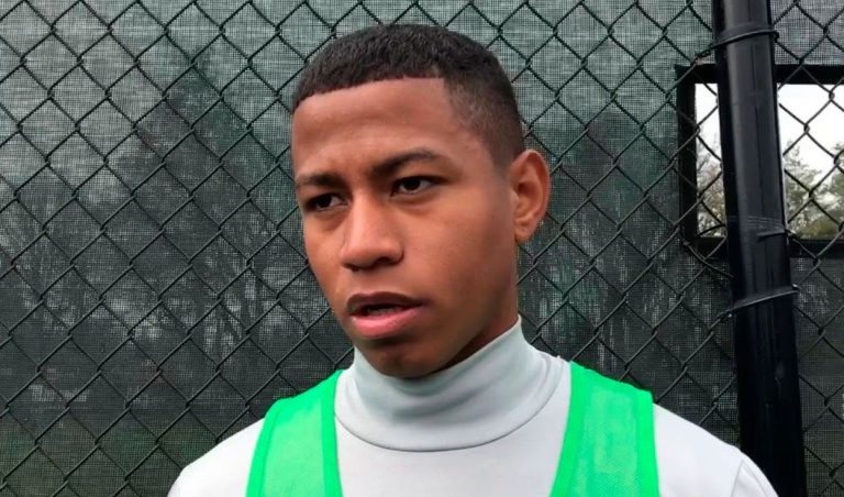 MLS suspende a futbolista por supuesta violencia doméstica