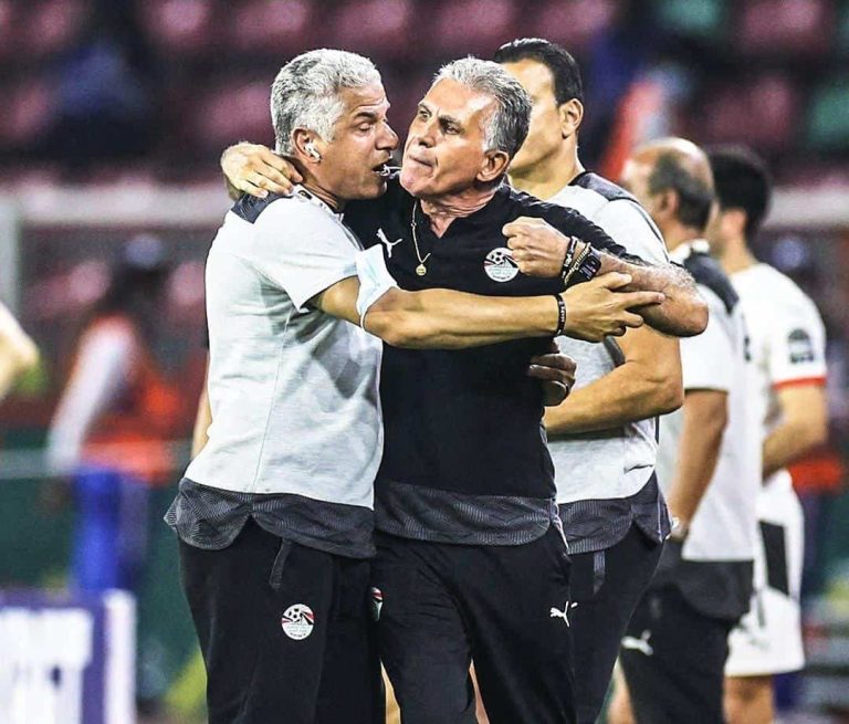 (VIDEO) Queiroz se volvió loco con el árbitro en las semis de la Copa de África