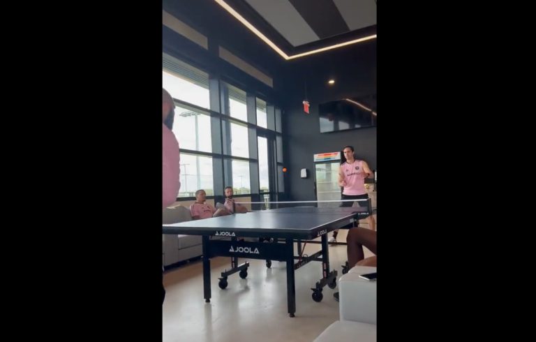 (VIDEO) Higuaín y su ‘lección’ a Campana en el ping-pong