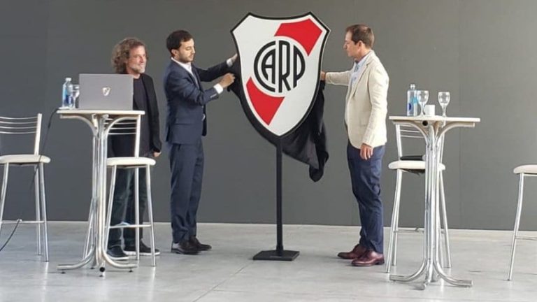 (VIDEO) River Plate presenta su nuevo escudo