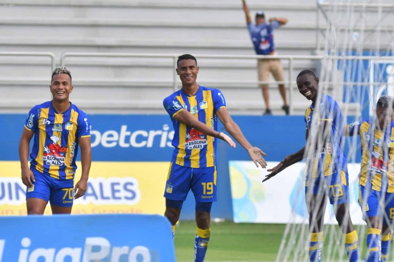 Delfín ya ganó y pudo sumar puntos: derrotó a Macará
