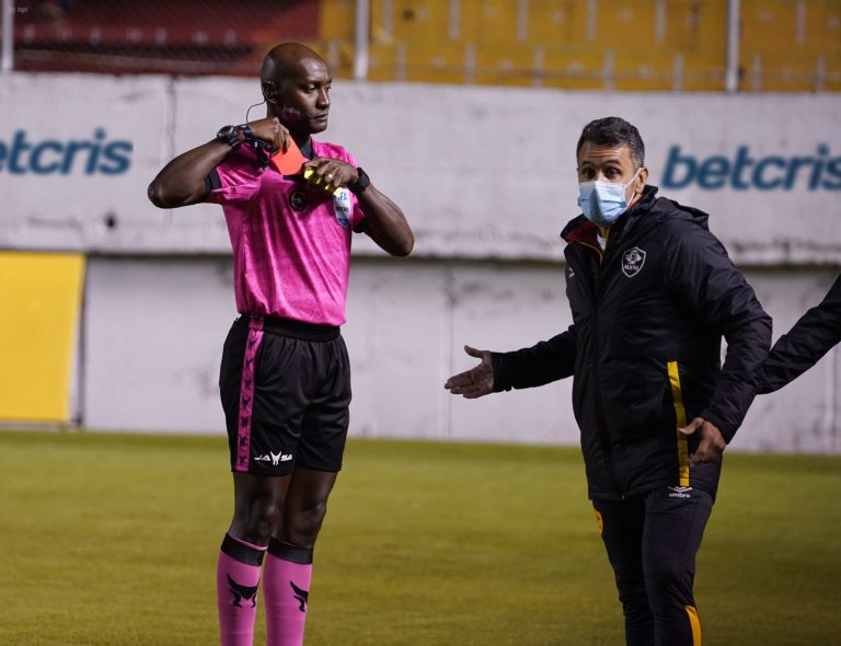 (VIDEO) ¡EL ARBITRAJE FUE PROTAGONISTA! Aucas igualó ante Cuenca