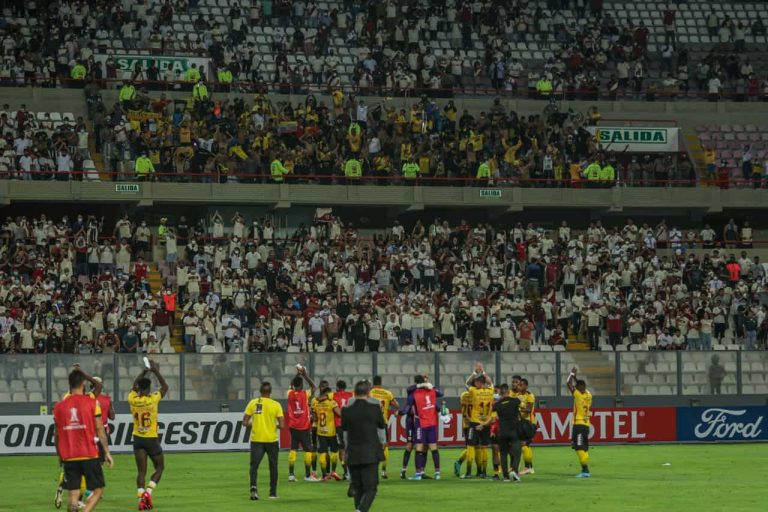(VIDEO) La hinchada de BSC dijo presente en Lima