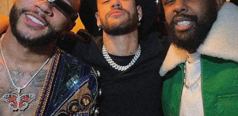 Memphis, en la semana de la moda de París con Neymar, Mbappé y compañía