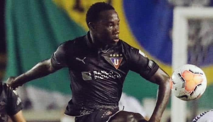 (VIDEO) Kunty Caicedo se disculpa entre lágrimas con la afición de LDU