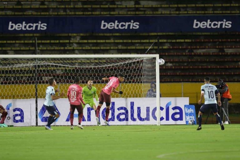 Malestar en U. Católica por rumores de cambio de horarios en LigaPro
