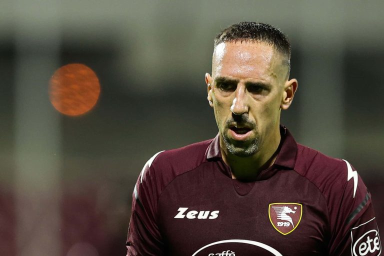 (FOTO) Franck Ribéry sufrió accidente automovilístico