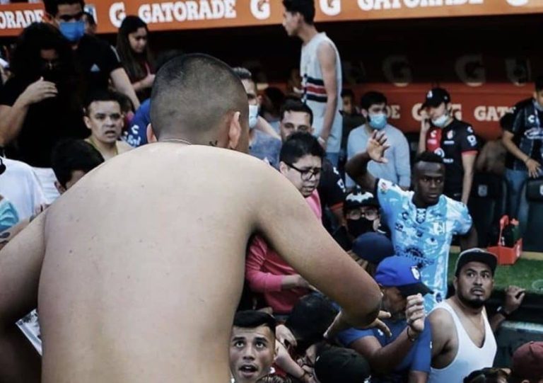 Gran gesto de Tin Angulo tras los enfrentamientos de hinchas en México