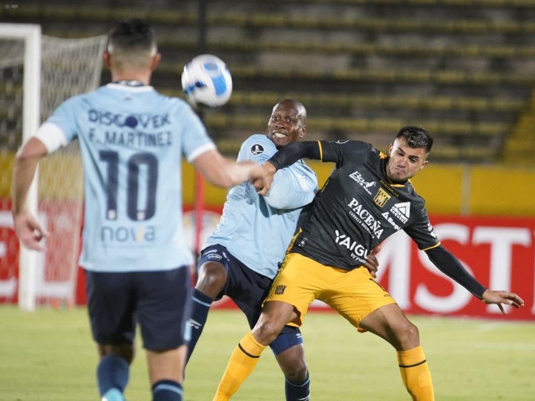 SE DEFINE EN BOLIVIA: U. Católica y The Strongest igualaron en Quito