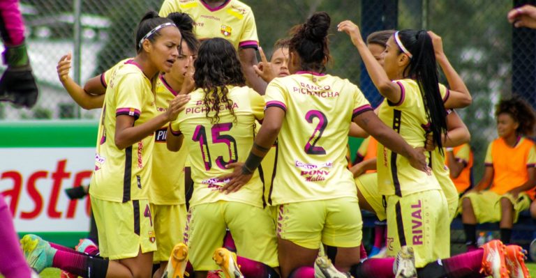 De la mano de Madelen Riera, BSC femenino goleó y accedió a la final de la Copa Chubb