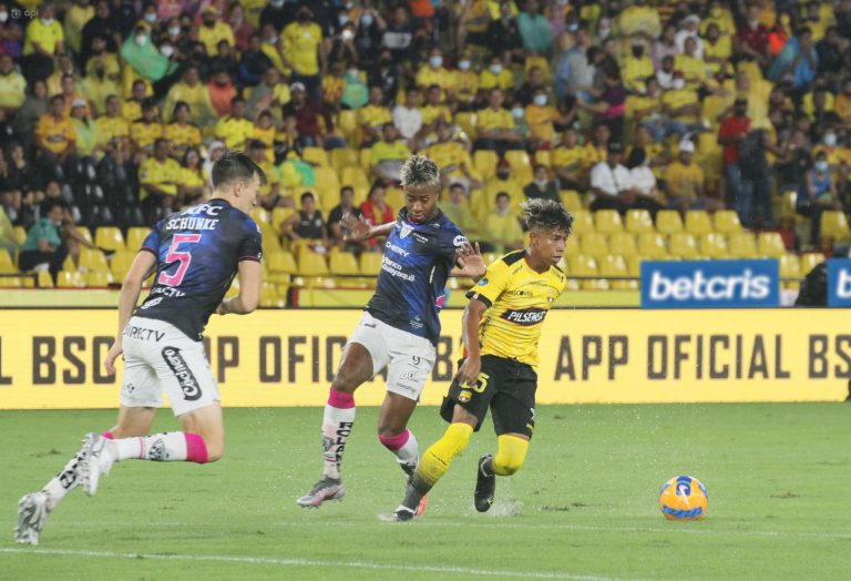 Yánez: “Agradecido con el profesor que confió en mi. Él me conoce de la selección”