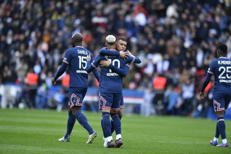 (VIDEO) GOLEADA PARISINA: PSG ganó y el silbado Neymar anotó