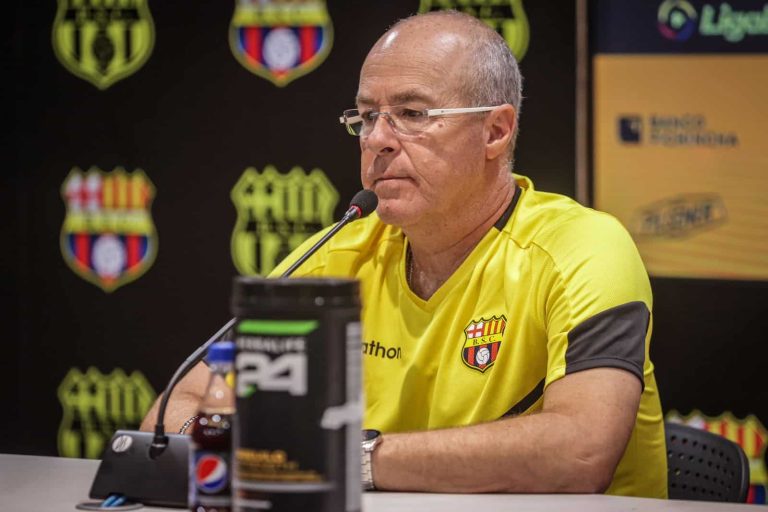 “A los juveniles hay que hacerlos jugar y bancarlos… por el momento no he pensado en refuerzos”