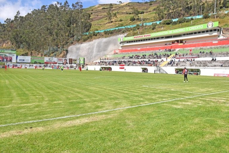 “Por la sanidad, aspiro se programe ya a Barcelona y Emelec en Echaleche”