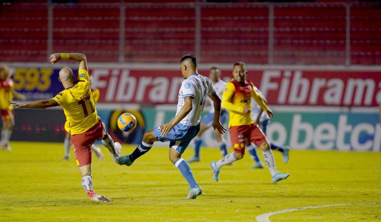 (VIDEO) “EL POLACO” AL RESCATE: Aucas salvó el empate ante el 9 de Octubre