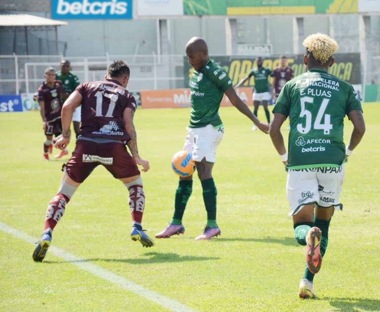 Orense y Mushuc Runa empataron en Machala