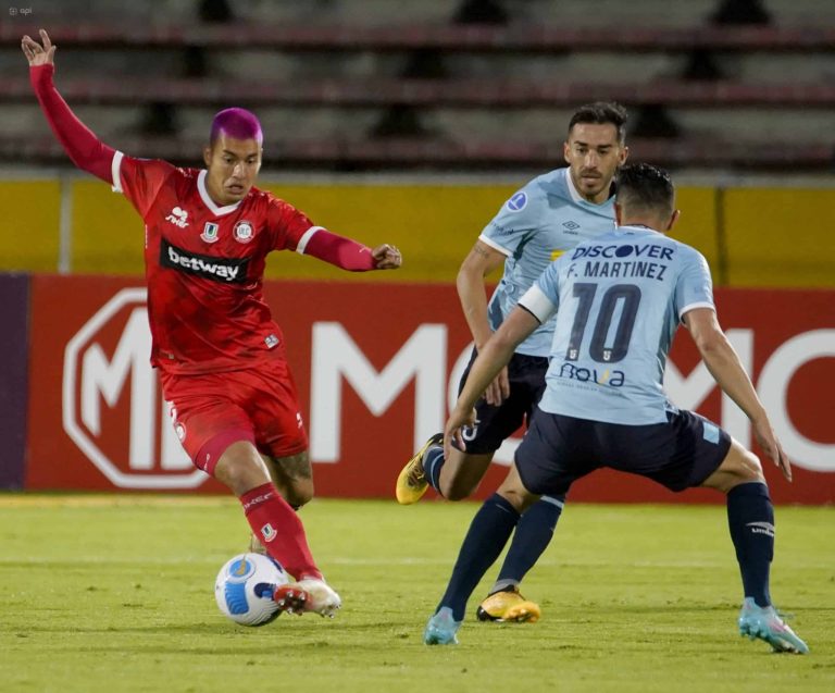 (VIDEO) CON EMPATE SIN GOLES: U. Católica debutó en la Copa Sudamericana