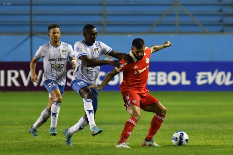 (VIDEO) Copa Sudamericana: 9 de Octubre rescató el empate ante Internacional