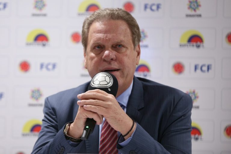 “Totalmente falso”: Presidente de la Federación Colombiana desmintió el supuesto interés por Gustavo Alfaro