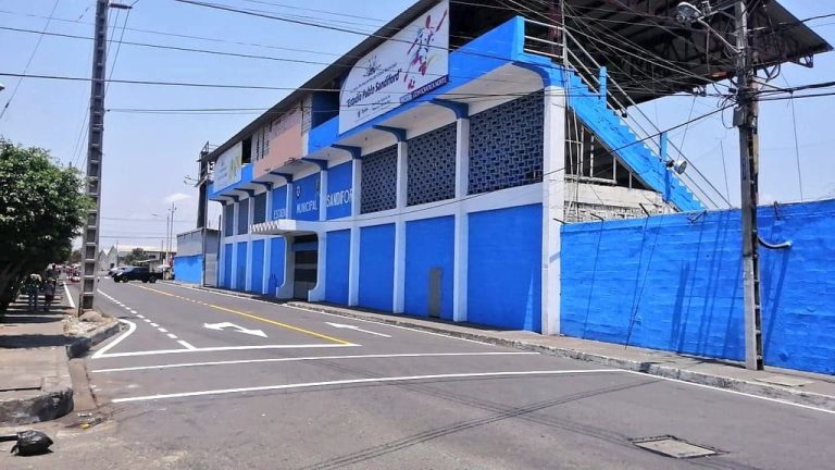 Los Búhos jugarían en Durán