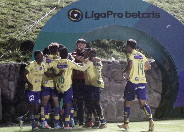 (VIDEO) AL PELOTÓN DE ARRIBA: Gualaceo derrotó a Macará en Azogues