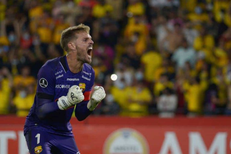 ¡LLEGÓ A LOS 100 PARTIDOS! Burrai sigue destacando en Barcelona SC