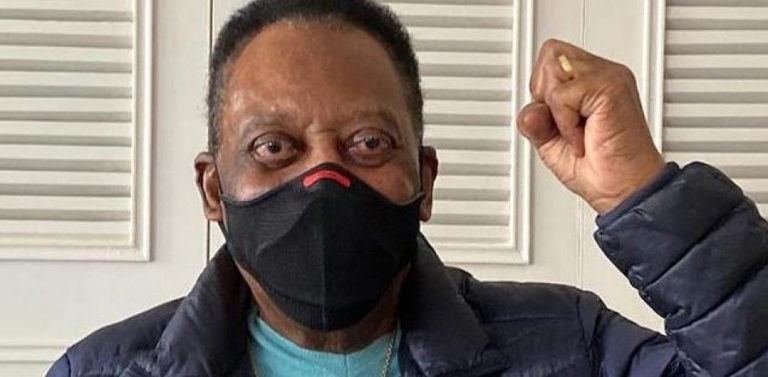 Pelé vuelve al hospital para seguir tratamiento y su condición es “buena”