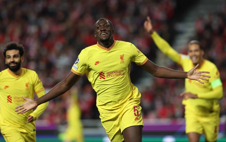 (VIDEO) LLAVE CASI CERRADA: Liverpool venció a Benfica en Portugal