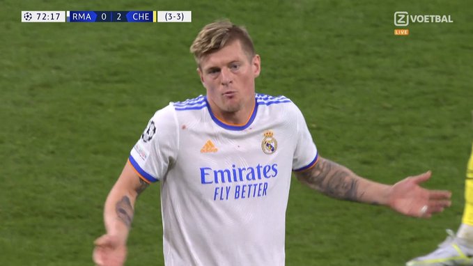 (VIDEO) ¡NO LE GUSTÓ NADA! Kroos fue reemplazado y lanzó insultos al aire