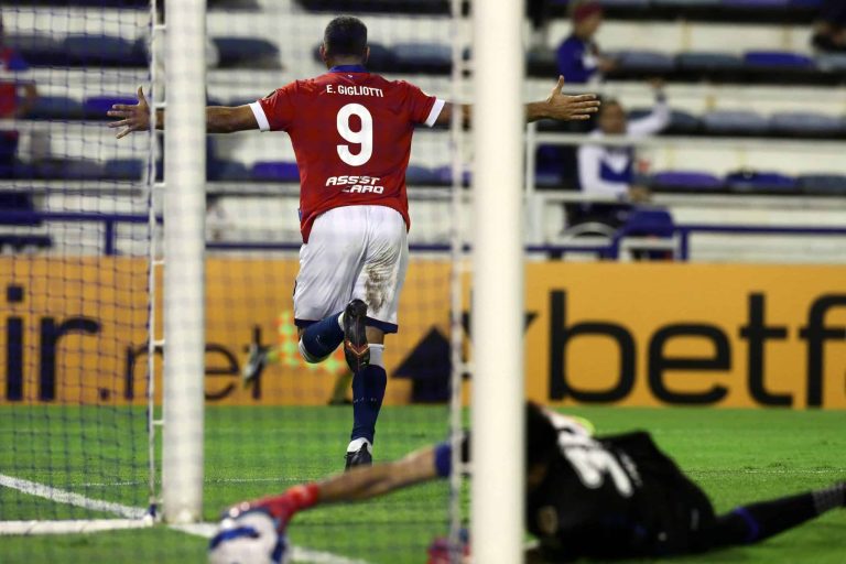 (VIDEO) Nacional pegó en Argentina frente a Vélez