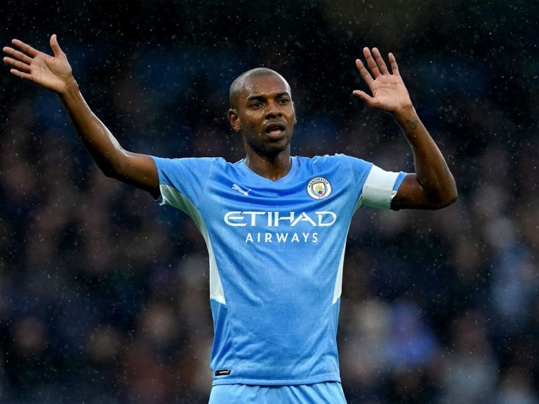 Fernandinho no seguirá en el Manchester City la próxima temporada