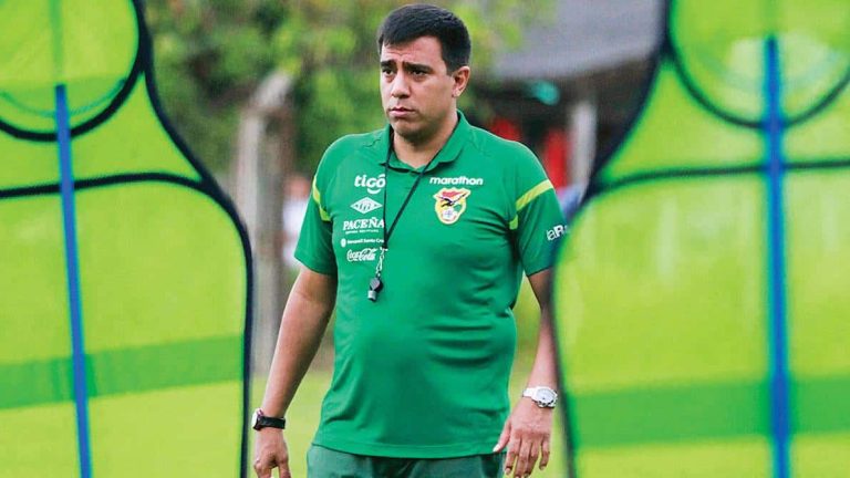 César Farías, muy cerca de ser el nuevo DT de Aucas