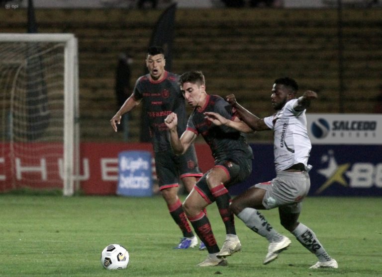 (VIDEO) TREPÓ EN LA TABLA: Deportivo Cuenca derrotó a Técnico Universitario