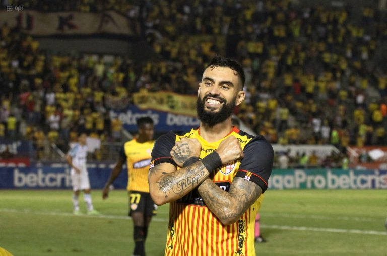 Mastriani y su reacción tras su primer Hat-Trick con BSC
