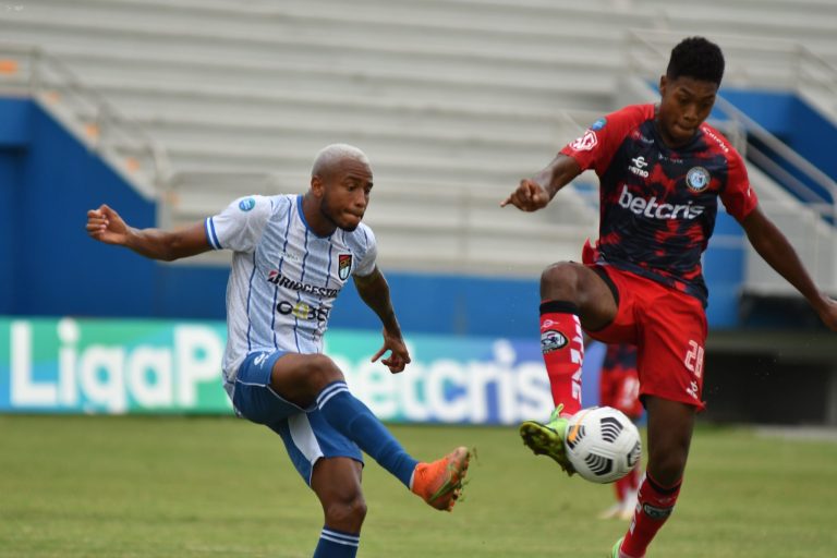 NO LEVANTAN: 9 de Octubre cedió el empate ante Guayaquil City