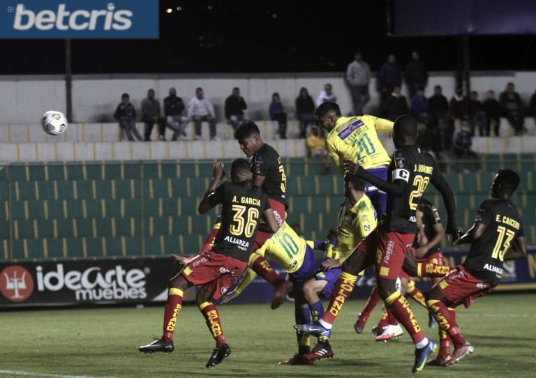 HAT-TRICK DEL “POLACO”: Aucas goleó a Gualaceo de visitante