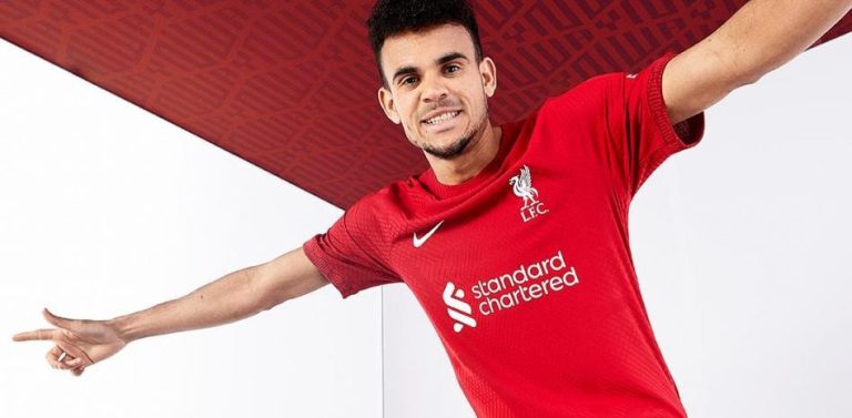 (VIDEO) Bayern y Liverpool presentan sus nuevas camisetas