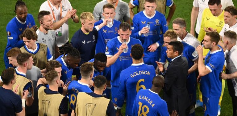 Van Bronckhorst: “Algunos de mis jugadores no querían lanzar los penaltis”