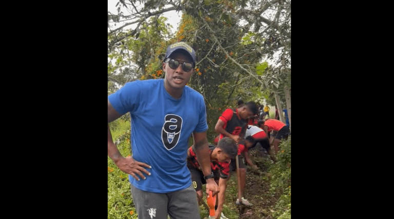 (VIDEO) Antonio Valencia organizó una minga para una comunidad