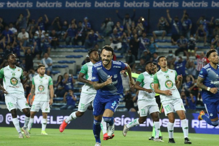 (VIDEO) NOCHE LLENA DE GOLES Y PENALES: Emelec goleó en casa a Mushuc Runa