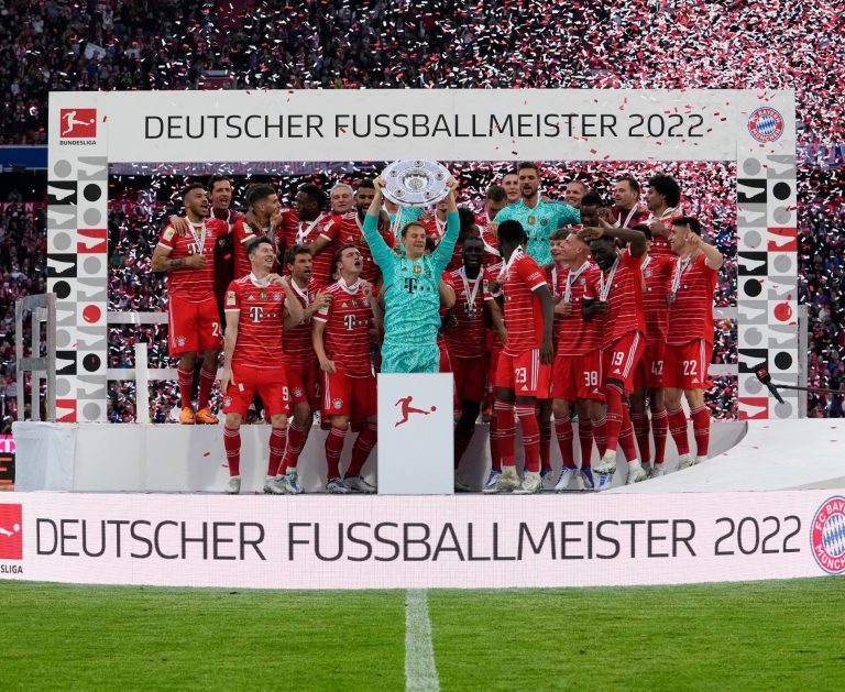 (VIDEO) ¡10 títulos consecutivos! Bayern empata pero celebra la Bundesliga