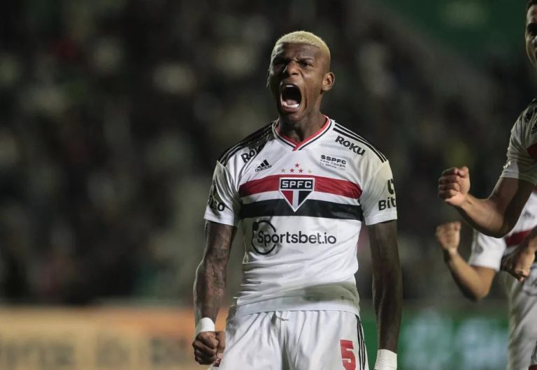 (VIDEO) Gol de Robert Arboleda en la Copa de Brasil
