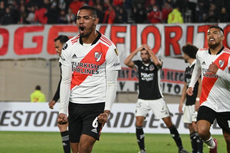 (VIDEO) CON AUTORIDAD: River Plate goleó y clasificó a octavos