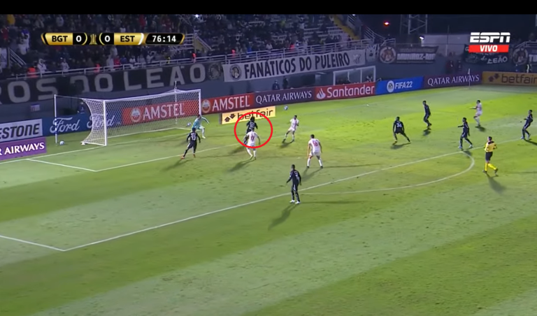 (VIDEO) MALA NOCHE: Bragantino cayó con un blooper de Realpe